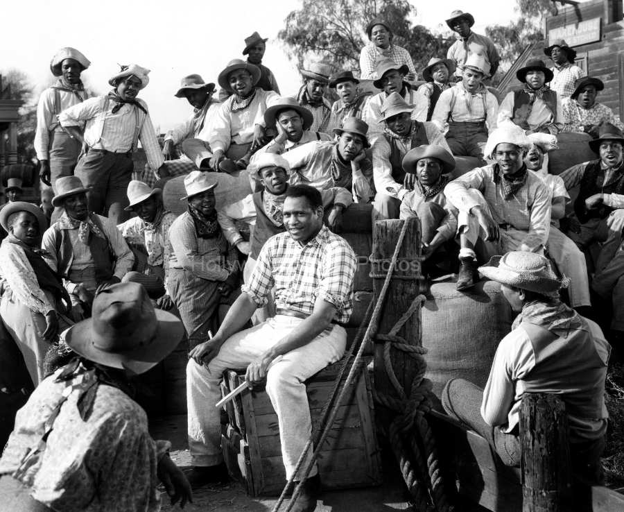 Paul Robeson 1936 2 WM.jpg